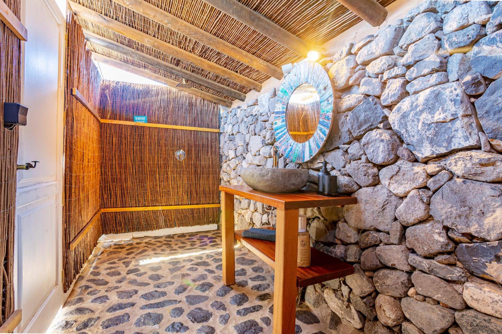 Finca De Arrieta Village - Yurts And Stone Cottages - Shared Pool - Walking Distance To Arrieta Beach - Eco Friendly Tabayesco Exterior foto
