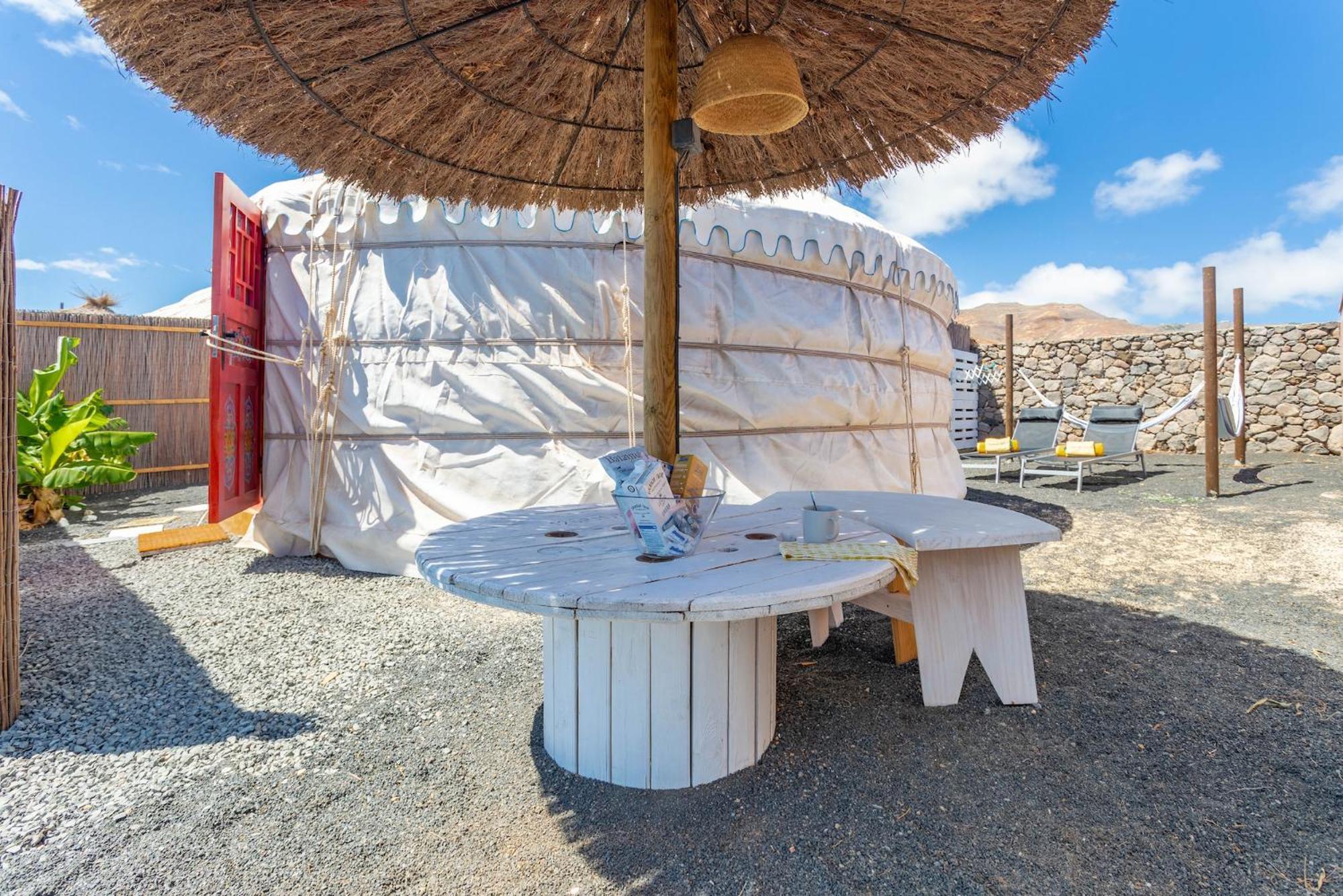 Finca De Arrieta Village - Yurts And Stone Cottages - Shared Pool - Walking Distance To Arrieta Beach - Eco Friendly Tabayesco Exterior foto