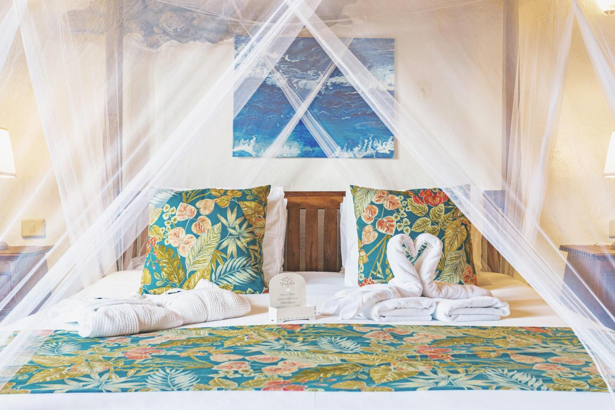Finca De Arrieta Village - Yurts And Stone Cottages - Shared Pool - Walking Distance To Arrieta Beach - Eco Friendly Tabayesco Exterior foto