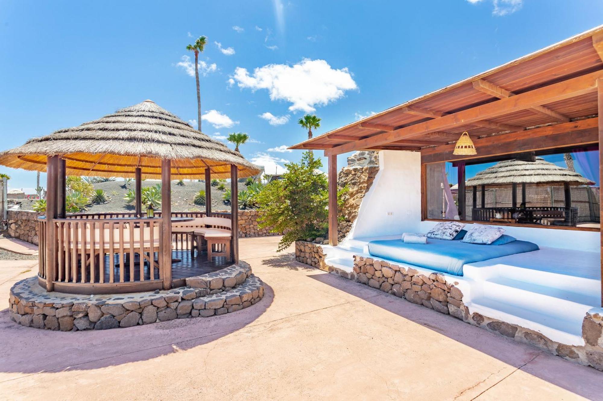 Finca De Arrieta Village - Yurts And Stone Cottages - Shared Pool - Walking Distance To Arrieta Beach - Eco Friendly Tabayesco Exterior foto